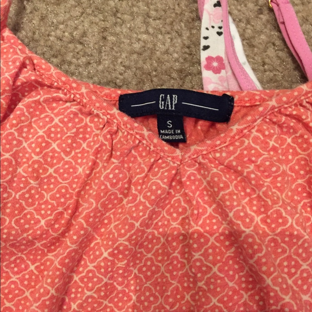 Free! Women small floral tanks - Picture 2 of 5